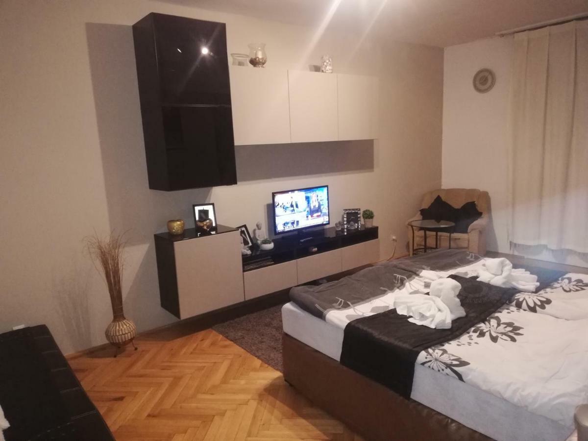 Heni Apartmán